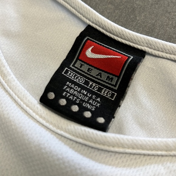 Nike Running TShirt - Picture 2 of 3